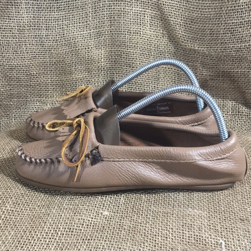 Minnetonka Leather Light Brown Driver Moccasin
